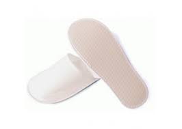 ZAPATILLA CERRADA DESECHABLE SUELA GOMA 100 uds hasta fin de existencias cx10